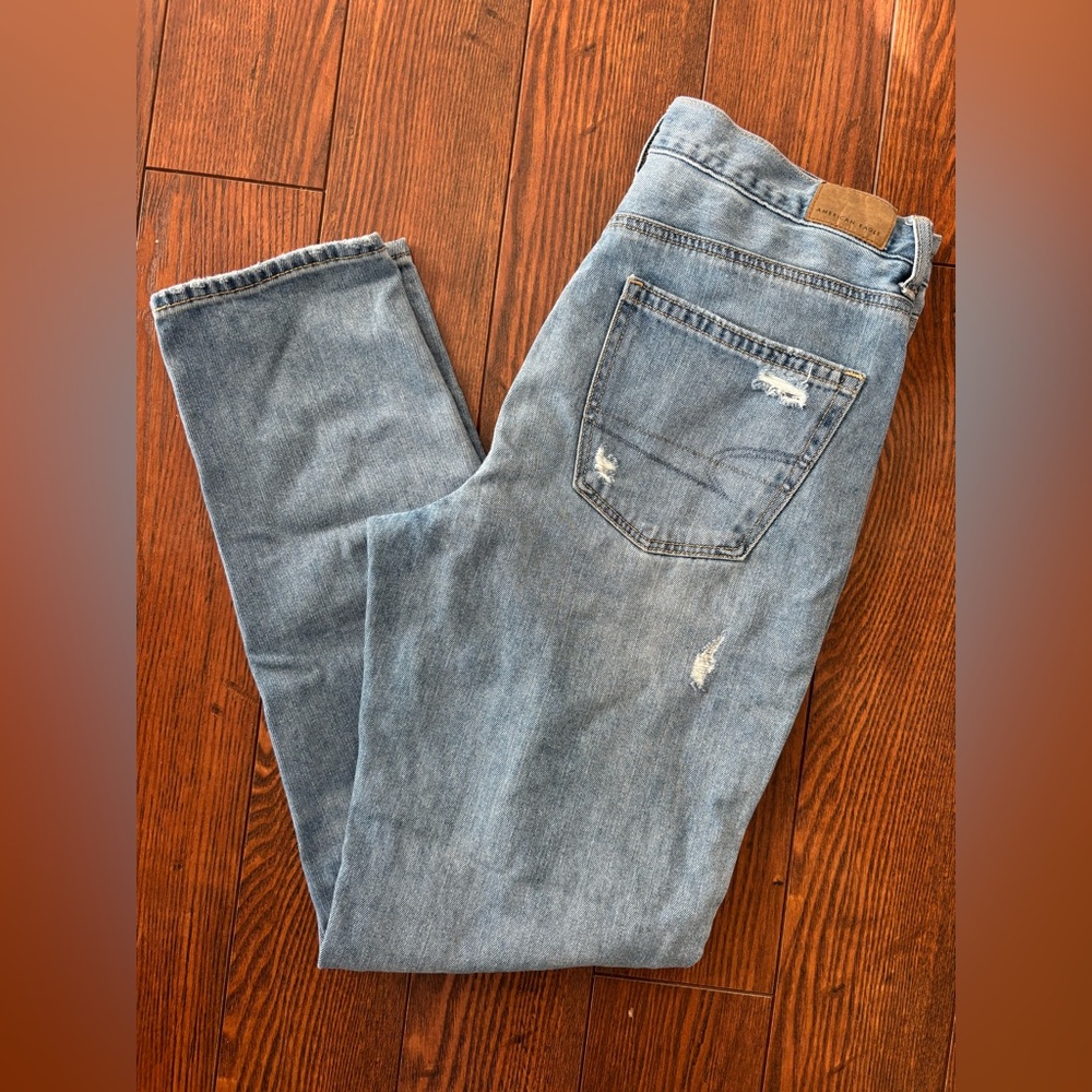 American Eagle Outfitters “Mom Jean” Light Blue Denim size 8